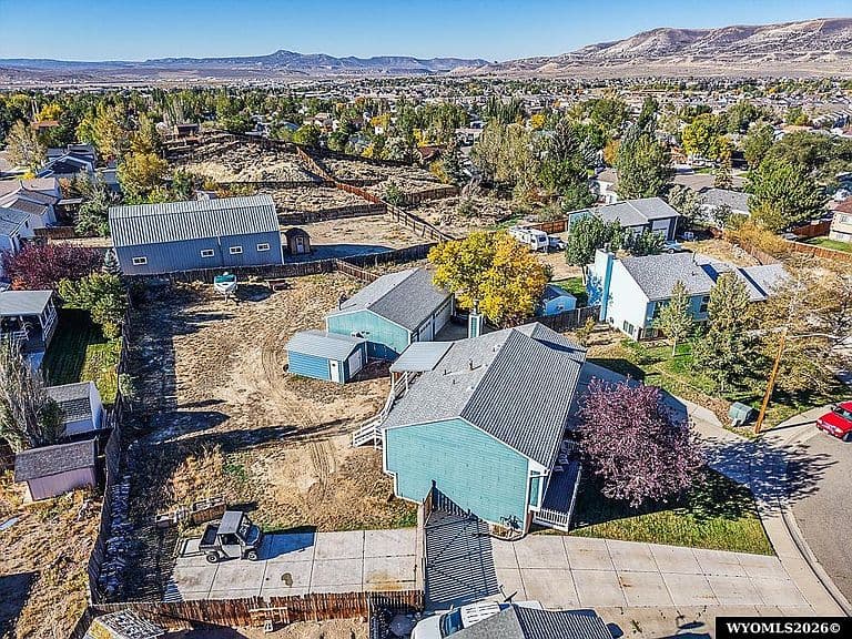 1021 Ford Cir photo 3