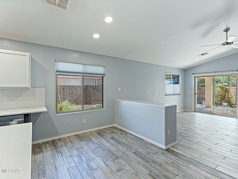 8698 N Joanna Dr photo 4
