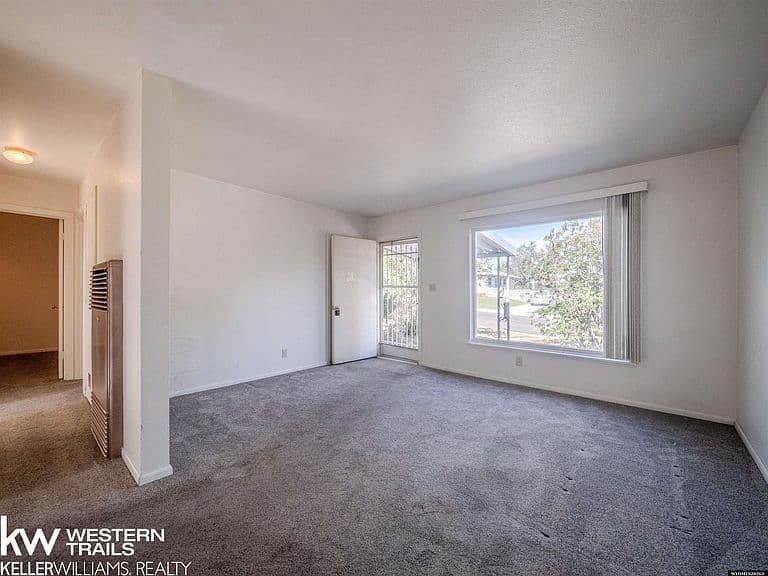 129 N Montana Ave photo 3