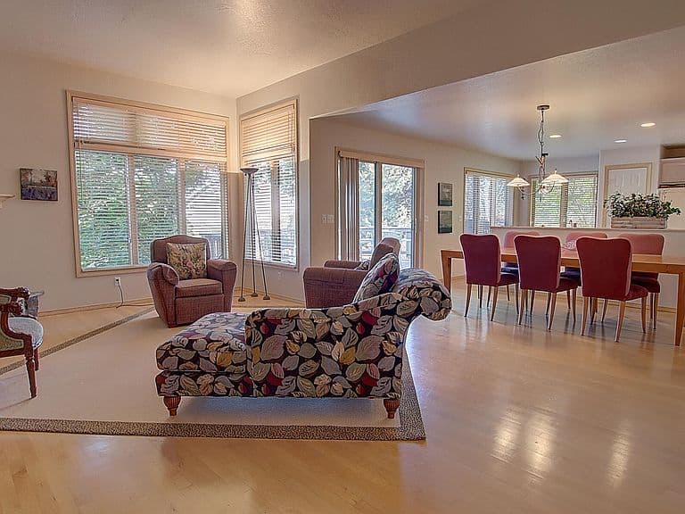 5004 Clearview Way photo 4