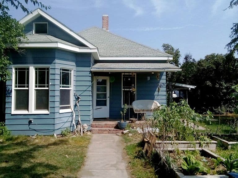 400 Main St photo 1