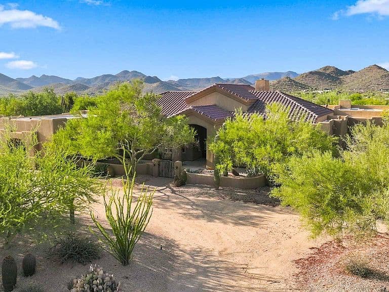 5742 E PERDIDO Drive photo 2
