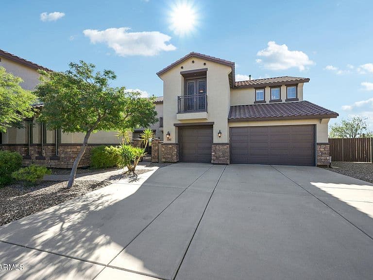 2206 W KELLER Court photo 4