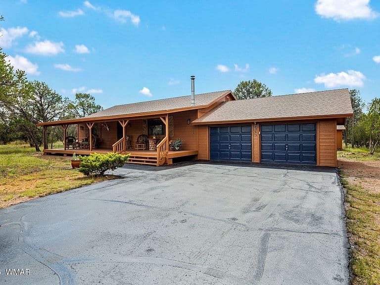 2960 Lookout Ln photo 1