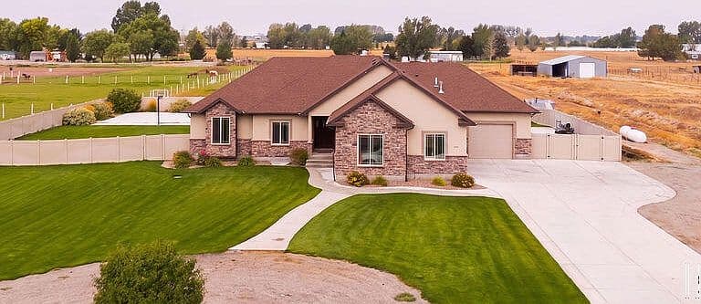 284 N 465 W photo 2