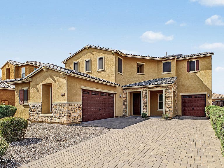 2664 E HAZELTINE Way photo 4