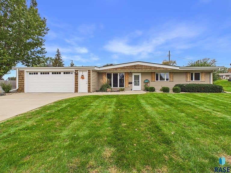 2205 W Larkin Dr photo 2