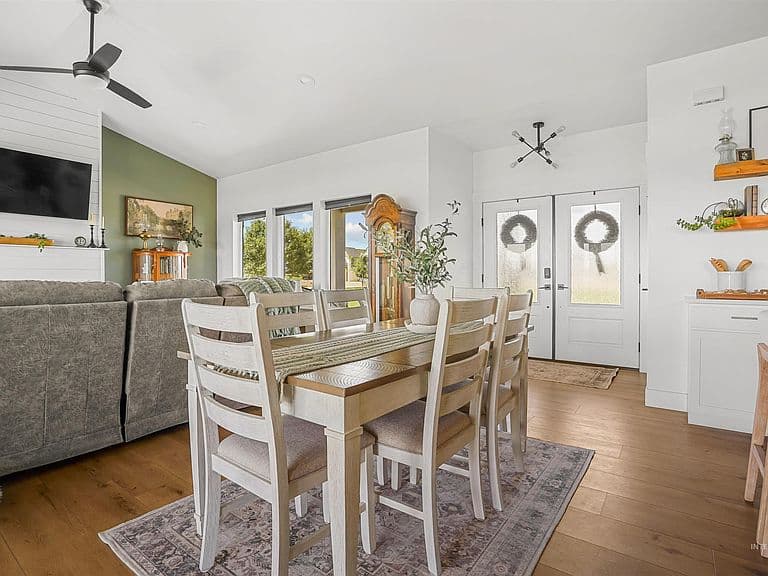 16 Skyline Dr photo 4