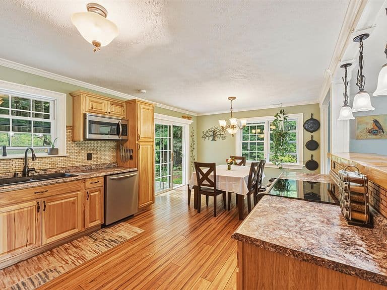 1190 Huntington Road photo 3