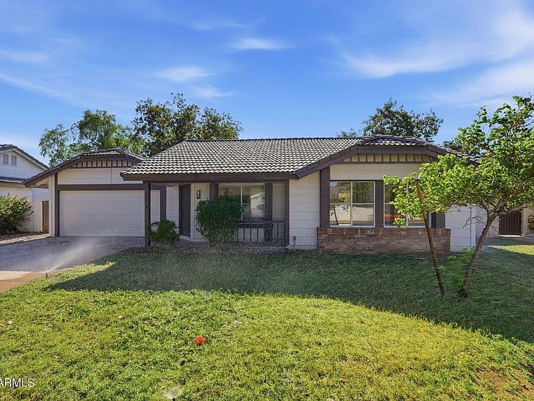 868 N JESSE Street photo 4