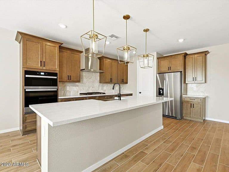 1027 W Haynes Way photo 5
