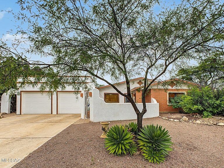 3381 N Camino Los Brazos photo 3