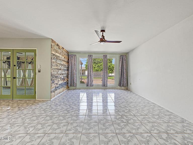 10408 W CAMDEN Avenue photo 5