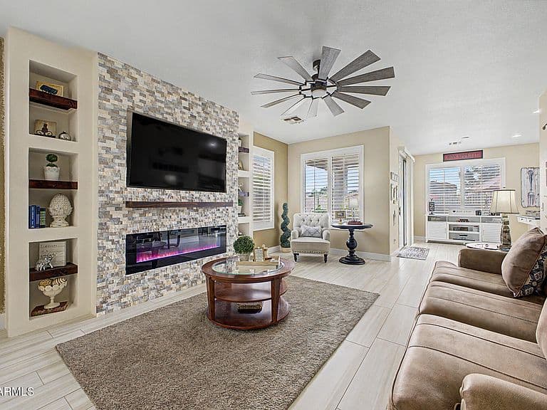 1117 E Temple Court photo 3