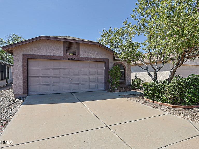 18358 N 88TH Avenue photo 2