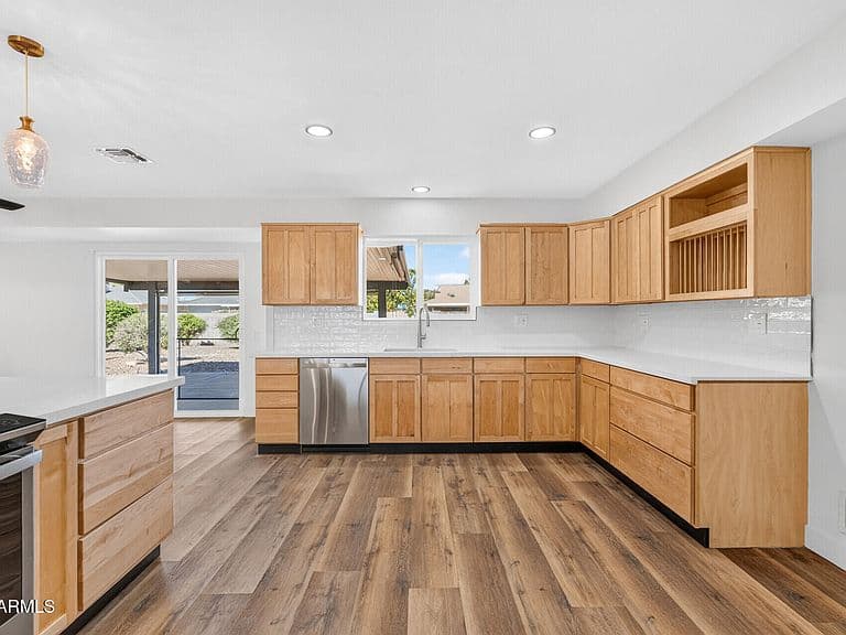 9606 W CALICO Drive photo 5