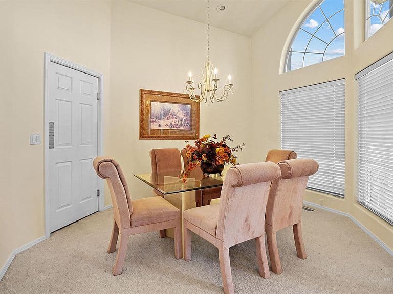4 Granada Pl photo 4