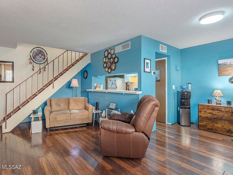 6718 E Calle La Paz Unit C photo 1