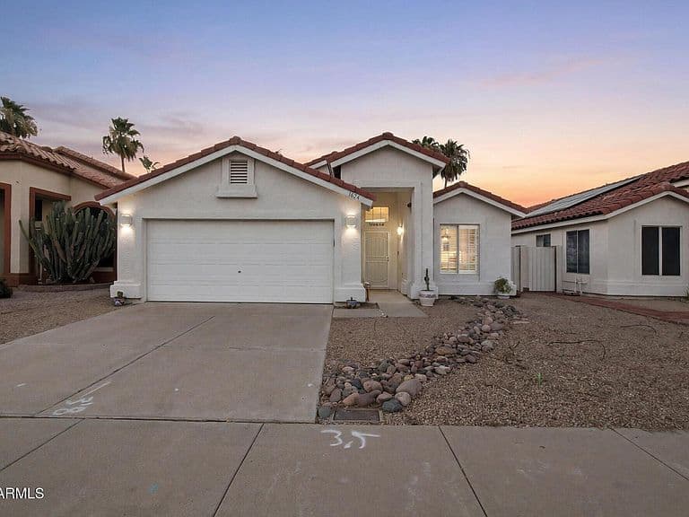 7824 W JULIE Drive photo 2