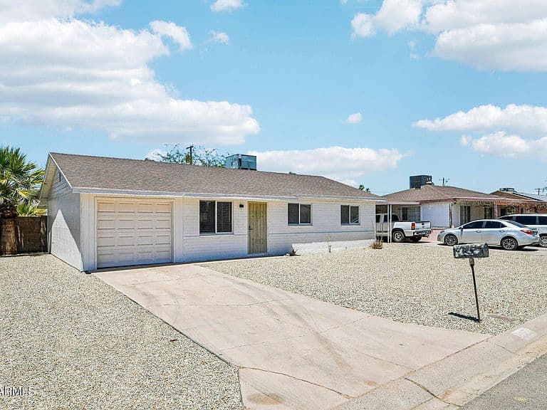 10258 N 18TH Avenue photo 3