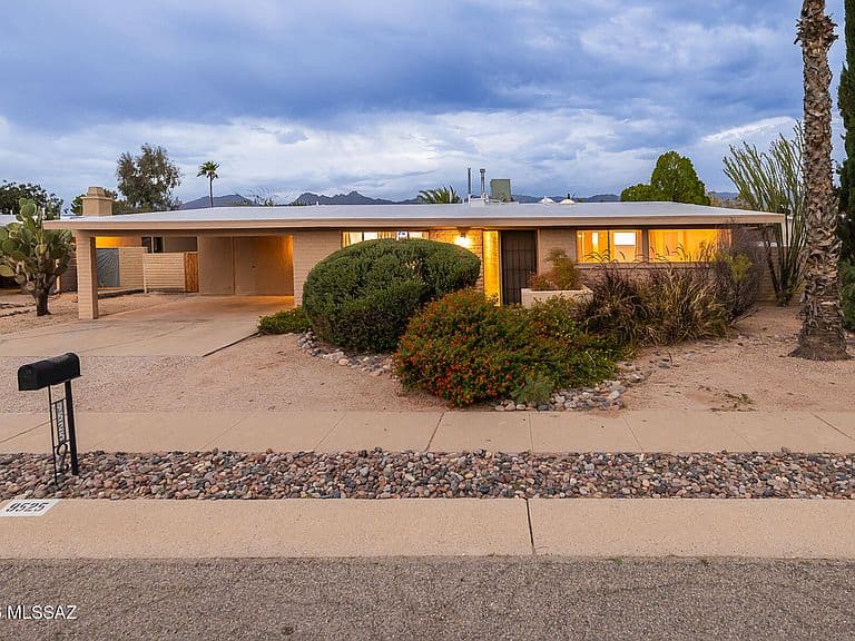 9525 E Calle Cascada photo 1