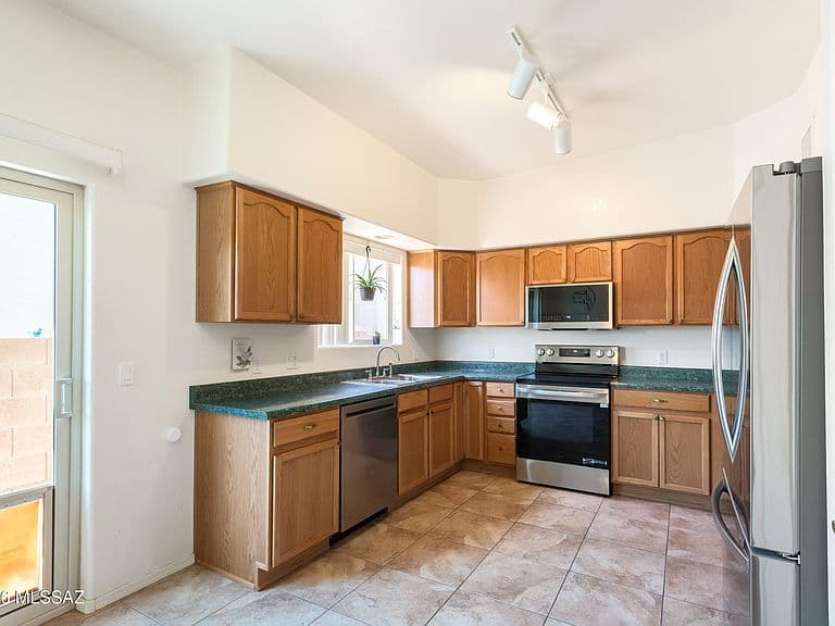 246 S Clubhouse Ln photo 5