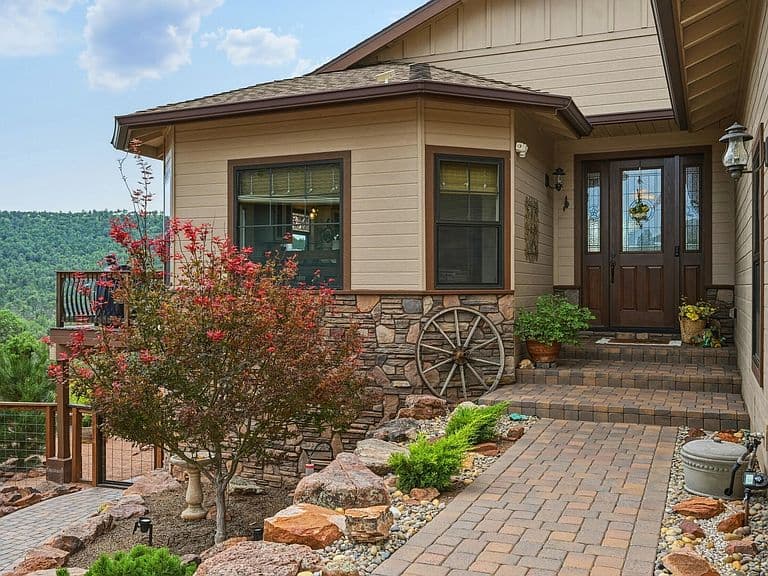 1104 S Broce Ct photo 3