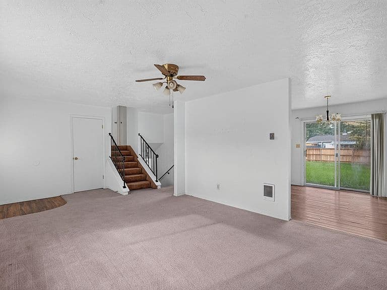 523 Hiawatha St photo 5