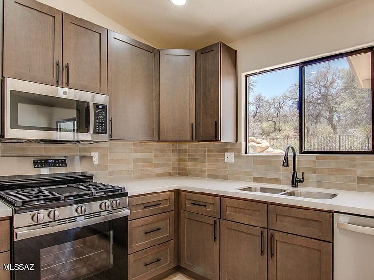 320 N Estill Dr photo 2