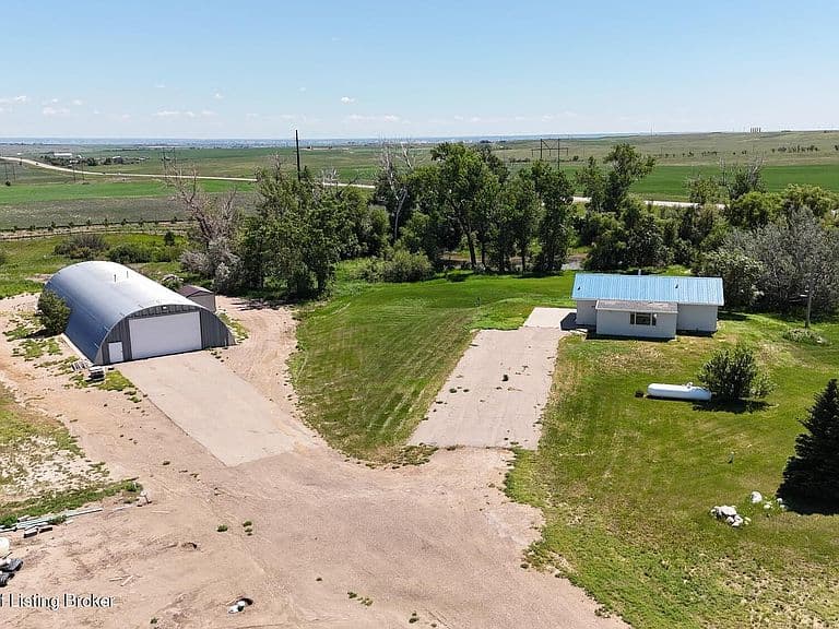 14599 Highway 2 photo 3