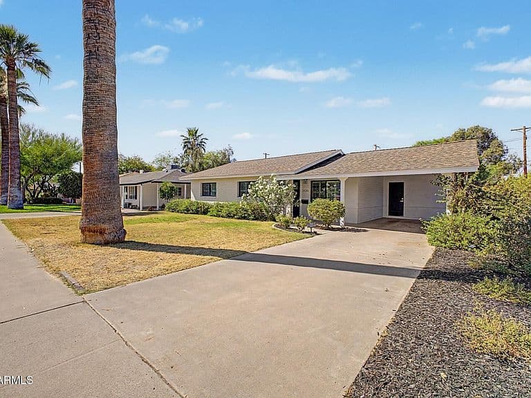 3436 E GLENROSA Avenue photo 5