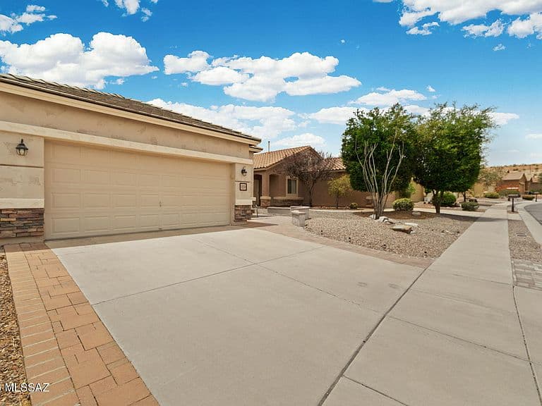 1279 W Calle Luis Maria photo 2