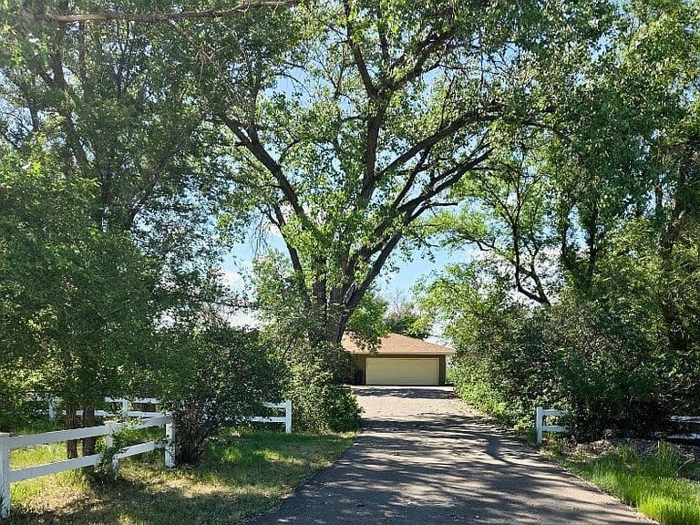 2 Fairgrounds Rd photo 2