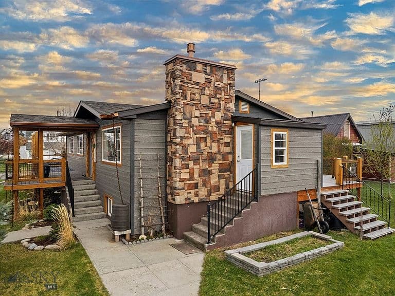 209 4th St photo 4