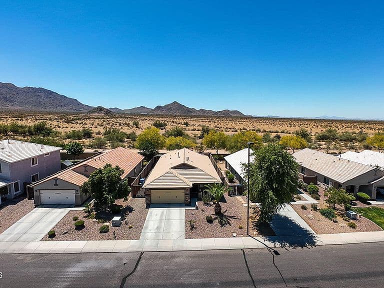 2215 E HAZELTINE Way photo 4