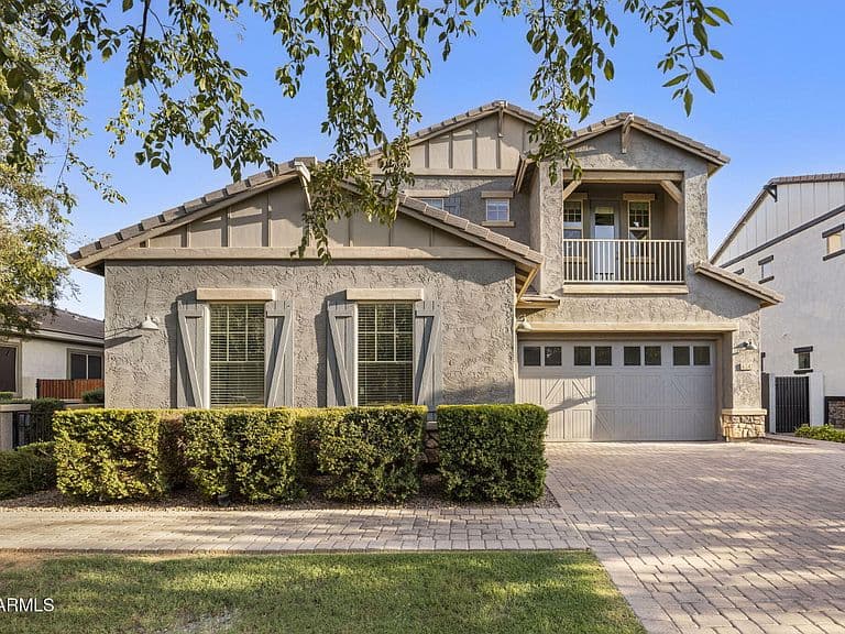 4247 E COMSTOCK Drive photo 3