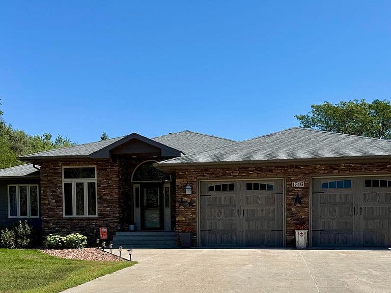 1516 Deerfield Ln photo 1