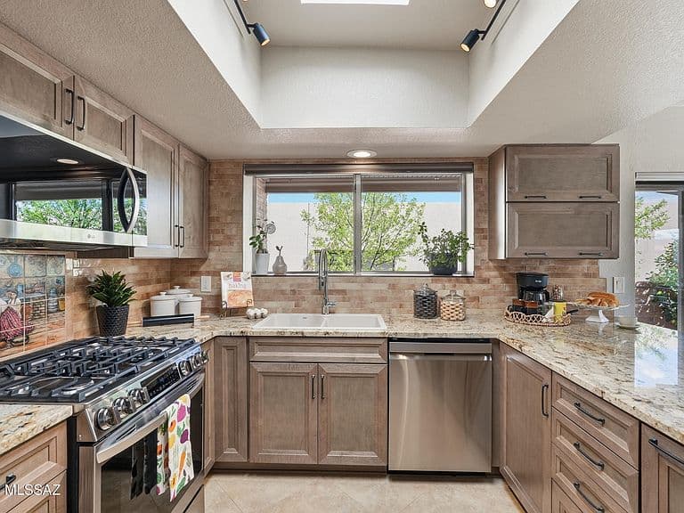 1770 W Via De Anza photo 5