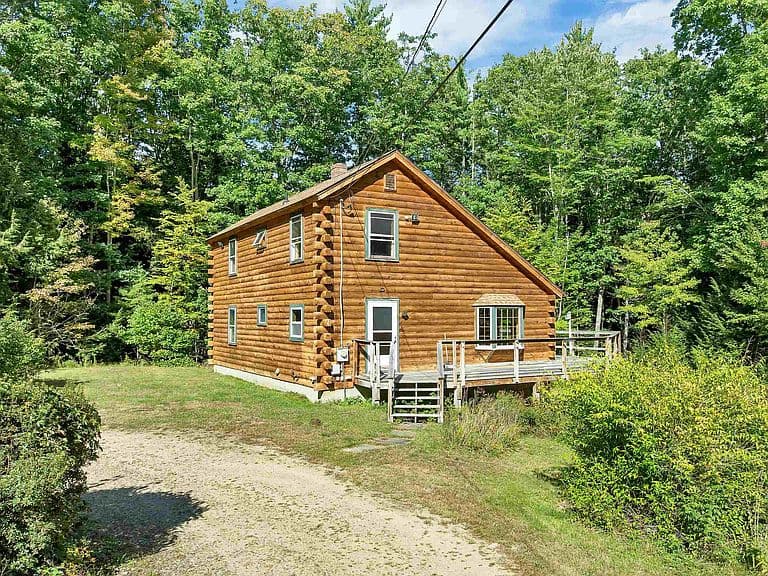34 HOWARD Lane photo 4