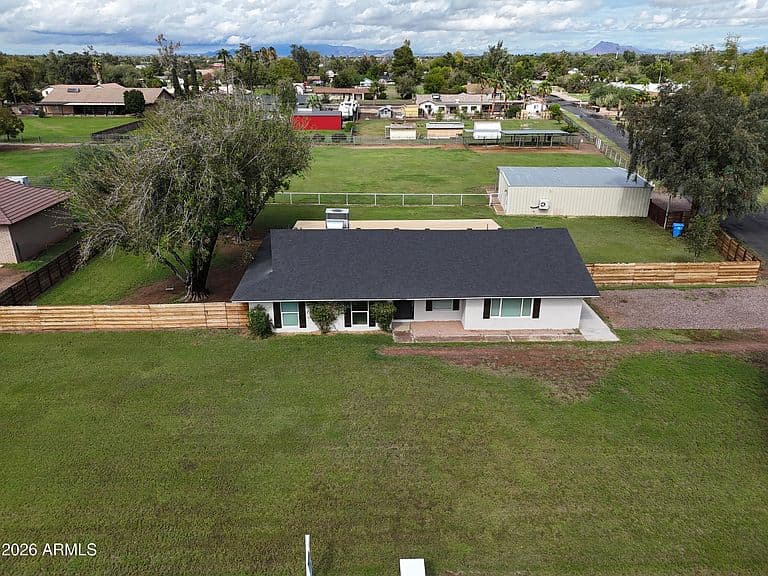 1000 E HOUSTON Avenue photo 1