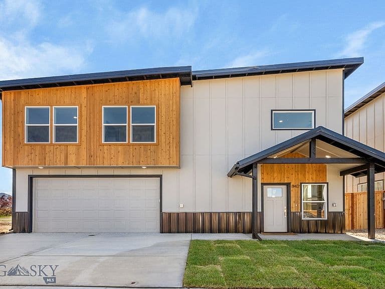 842 Accolade Loop photo 1