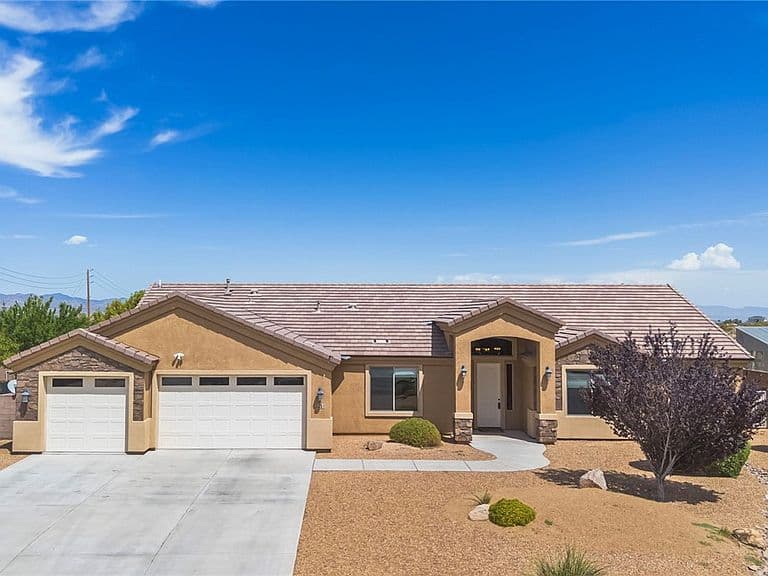 3251 Southern Vista Drive photo 2