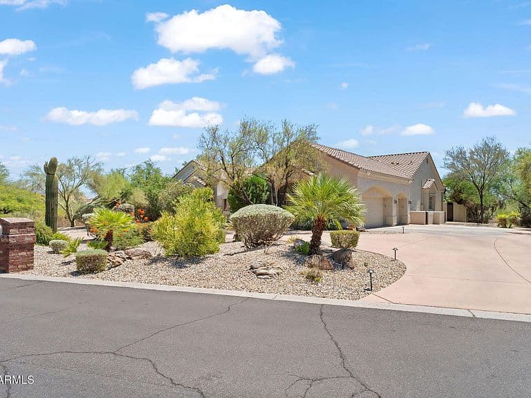 7999 E LA JUNTA Road photo 2