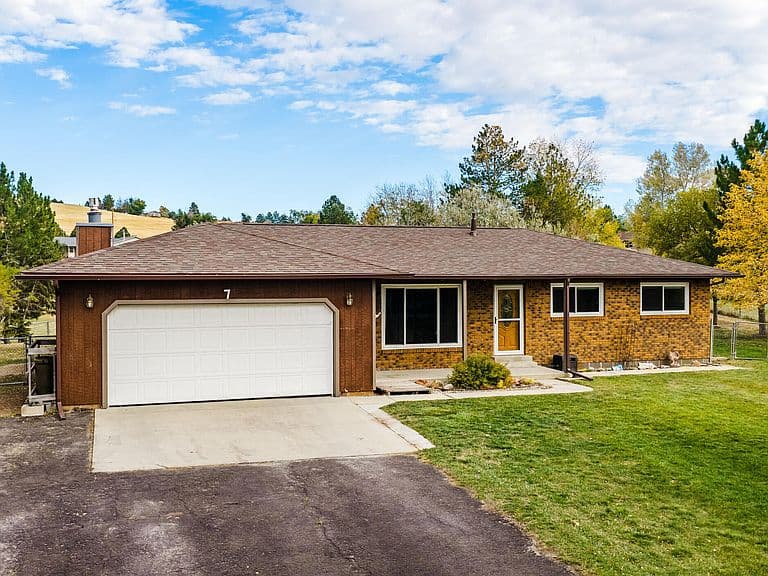 7 Country Estates Dr photo 3