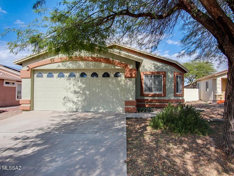 10233 E Desert Mesa Dr photo 1
