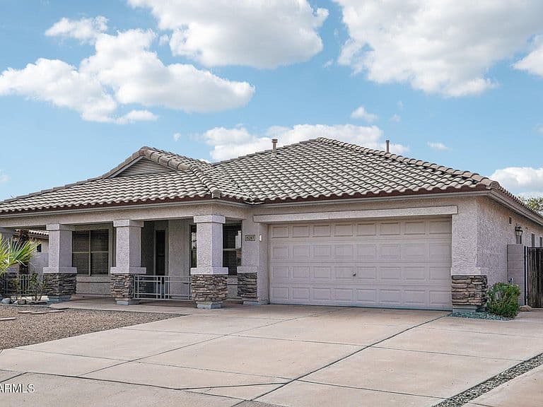 15287 W TAD Lane photo 1