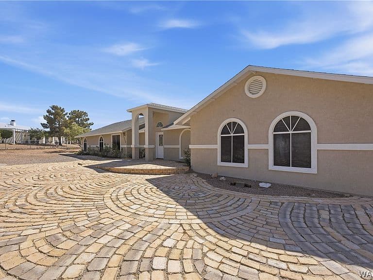 2269 Comanche Drive photo 3