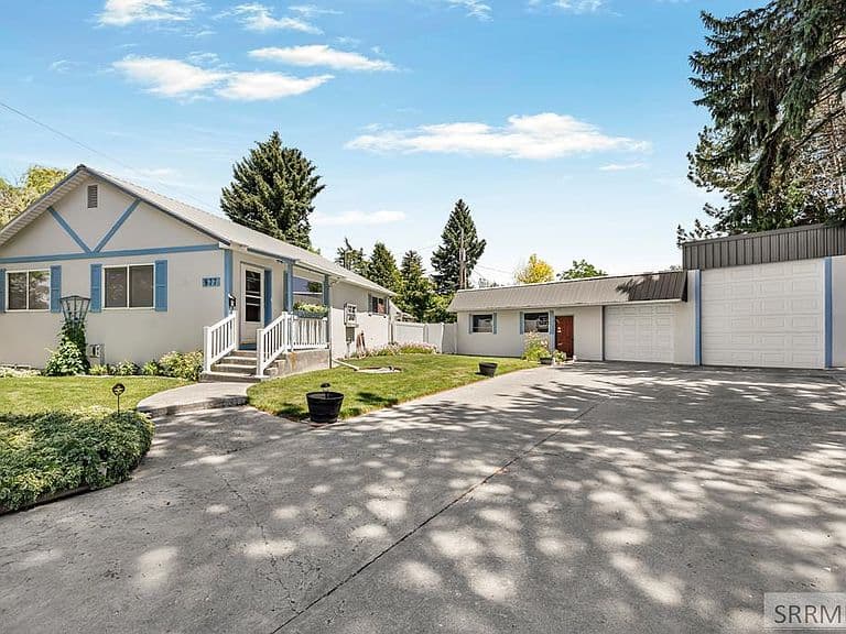 877 Flora Cir photo 1
