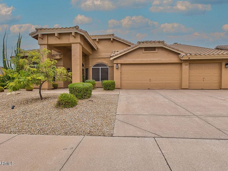 4804 E CASCALOTE Drive photo 2