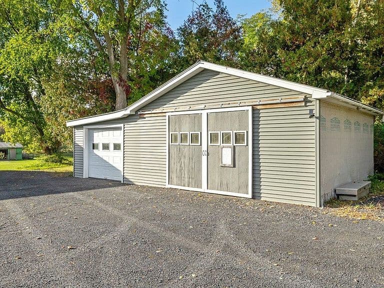 1531 Border Road photo 5